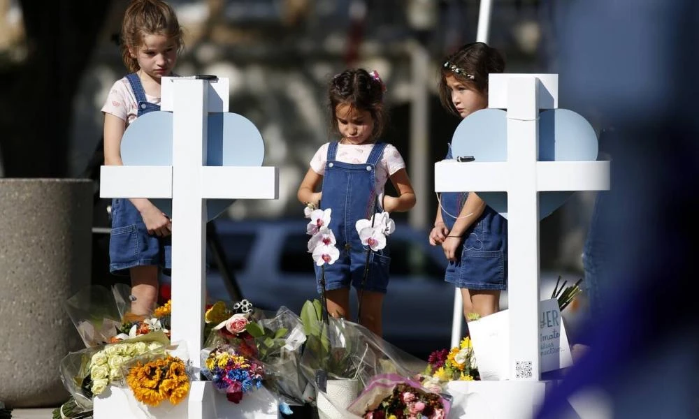 Μακελειό στο Τέξας: Λύγισε ο πατέρας του δράστη-«Μακάρι να είχε σκοτώσει εμένα στη θέση τους» (βίντεο)